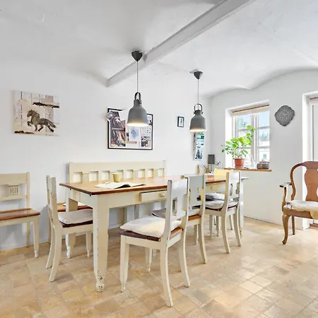 Σπίτι διακοπών Gorgeous In With Sauna